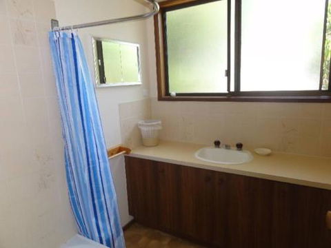 14 Tecoma Avenue Sandy Point - Sunshine Coast Guide 3