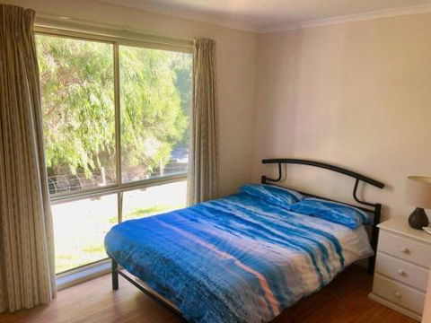 1 Tecoma Avenue Sandy Point - Sunshine Coast Guide 5