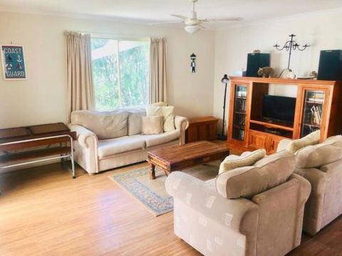 1 Tecoma Avenue Sandy Point - Sunshine Coast Guide 6