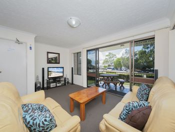 Tradewinds Unit 1 / 110 Victoria Parade - Sunshine Coast Guide 0