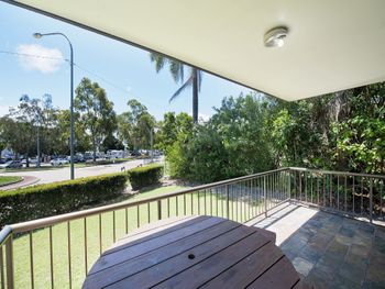 Tradewinds Unit 1 / 110 Victoria Parade - Sunshine Coast Guide 3