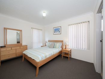 Tradewinds Unit 1 / 110 Victoria Parade - Sunshine Coast Guide 2