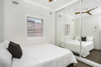 Two Bedroom Beachside Apartment CLOV4 - Sunshine Coast Guide 3