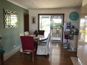 Ocean House At Mollymook - Sunshine Coast Guide 5