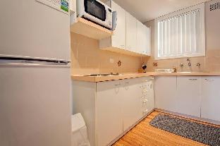 Thurlow Avenue 2 / 49 - Sunshine Coast Guide 1