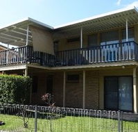 Lakeside Getaway - Sunshine Coast Guide
