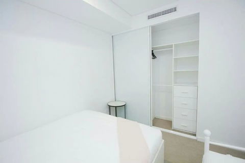 B03-darling Harbour 1 BDR APT - Sunshine Coast Guide 4