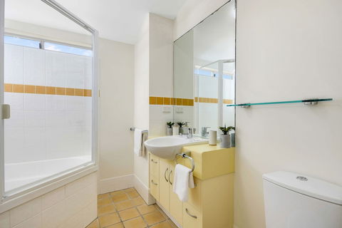 Alex Beach Resort 412 - Sunshine Coast Guide 5
