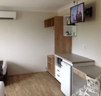 BEST WESTERN CASTLE LODGE MOTEL - Sunshine Coast Guide