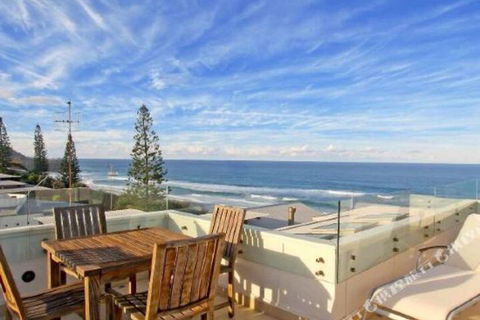 R & W Noosa Holidays 19 The Esplanade - Sunshine Coast Guide 6