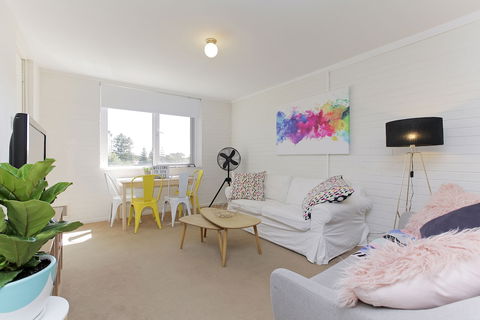 Seabreeze - Sunshine Coast Guide 6