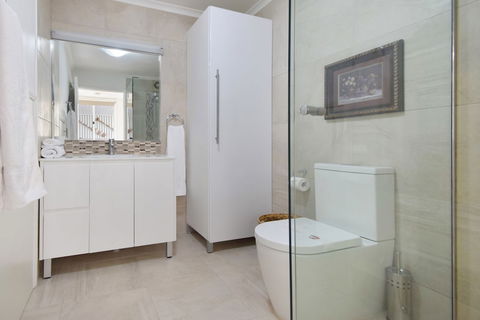 Villa 1 Lazy Days - Sunshine Coast Guide 6