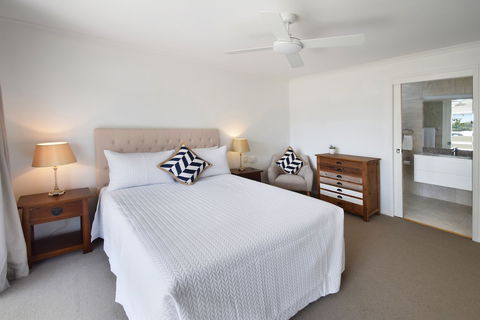 Villa 1 Lazy Days - Sunshine Coast Guide 5