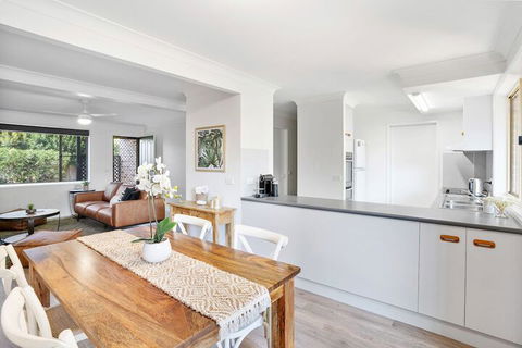 Lennox Belle - Sunshine Coast Guide 2
