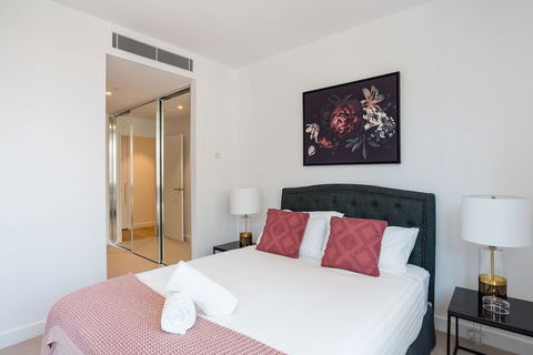 Apartment Darling Harbour - Hay Street - Sunshine Coast Guide 4