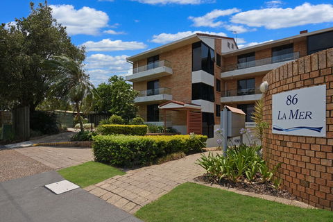 Oceanside Apartment - LAMER9 - Sunshine Coast Guide 0