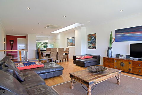 A Perfect Stay - 3 James Cook Apartments - Sunshine Coast Guide 5