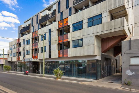 BRUNSWICK Stylish Space With Parking + Netflix - Sunshine Coast Guide 5