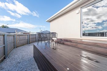 Spacious & Bright 4 Bedroom Home - Sunshine Coast Guide 3