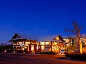 Pinctada Cable Beach - Sunshine Coast Guide 0