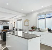 Wellington Street Cottage - Sunshine Coast Guide