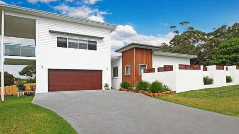 THE WHITE HOUSE - Sunshine Coast Guide 0