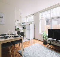 Cosy Melbourne Apartment Close To CBD - Sunshine Coast Guide