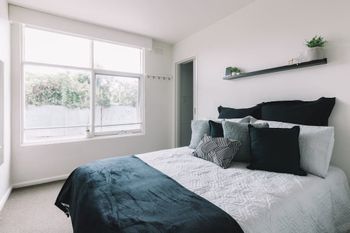 Cosy Melbourne Apartment Close To CBD - Sunshine Coast Guide 5