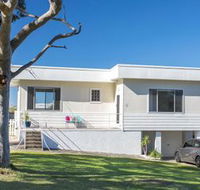 Toms Beach House - Sunshine Coast Guide