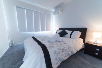 1 Bedroom Gold Coast Beachside Apt W AC + Parking - Sunshine Coast Guide 2