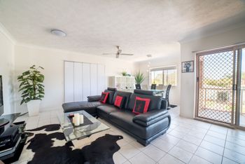 1 Bedroom Gold Coast Beachside Apt W AC + Parking - Sunshine Coast Guide 3