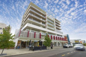 Executive Studio Inner City Apartment - Sunshine Coast Guide 0