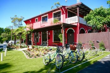 Beaches Of Byron - Sunshine Coast Guide 0