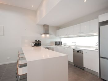 Boat Harbour Holiday 10 Noamunga Street - Sunshine Coast Guide 6