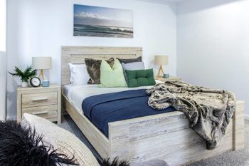 Vibrant City Pad - Sunshine Coast Guide 3