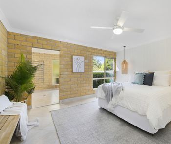 BEACHSIDE HIDEAWAY BONNY HILLS - Sunshine Coast Guide 1