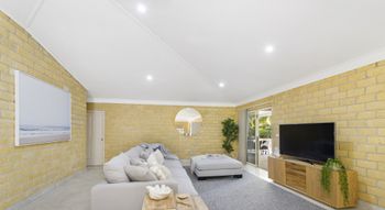 BEACHSIDE HIDEAWAY BONNY HILLS - Sunshine Coast Guide 2
