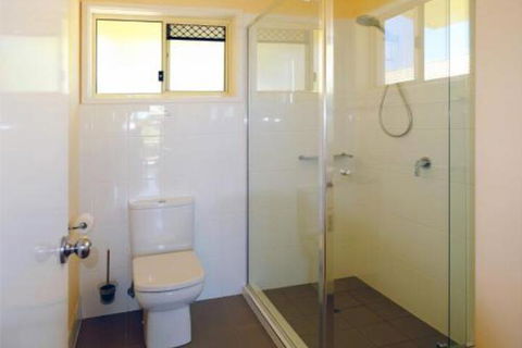 At Cylinder Unit 3 - Sunshine Coast Guide 4