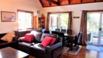 Kookaburra Cottage At Hat Head - Sunshine Coast Guide 2