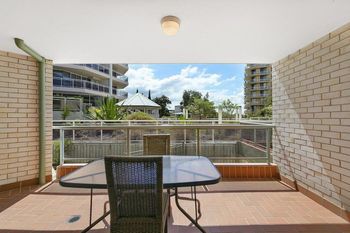 Mariners Apartment 18 - Sunshine Coast Guide 2