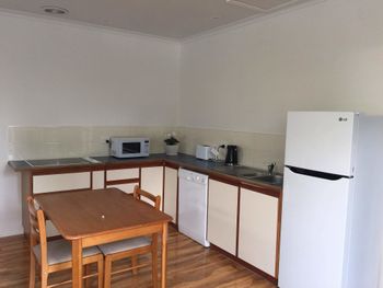 Nutgrove Beach Studio Apartment - Sunshine Coast Guide 4