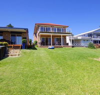 Luxury Waterfront House - Sunshine Coast Guide