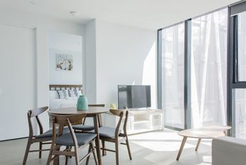 Avant Tower Apartment - Sunshine Coast Guide 6
