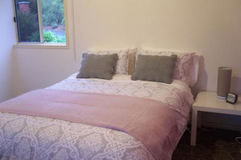 Creswick Cabin Retreat - Sunshine Coast Guide 4