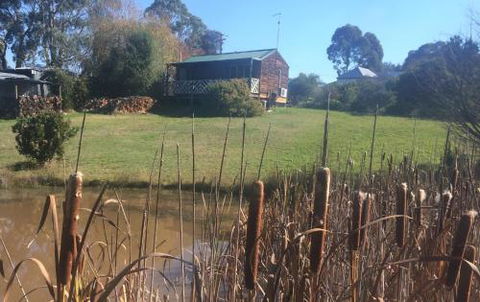 Creswick Cabin Retreat - Sunshine Coast Guide 2