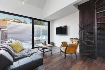Architects Urban Retreat In Malvern - Sunshine Coast Guide 0