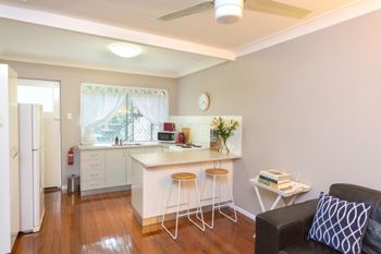 Super 1 Bedroom Pad In New Farm - Sunshine Coast Guide 1