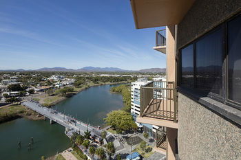 Holiday Inn Townsville - Sunshine Coast Guide 3