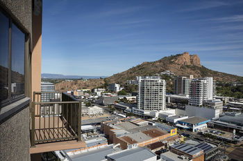 Holiday Inn Townsville - Sunshine Coast Guide 6