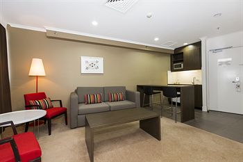 Holiday Inn Townsville - Sunshine Coast Guide 1